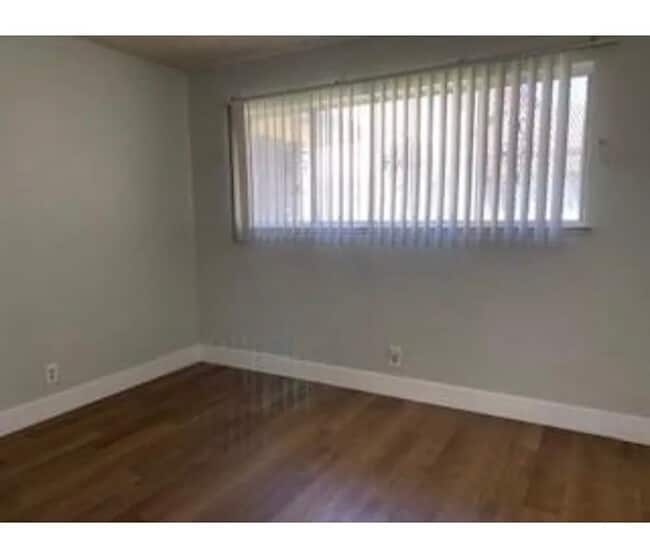 Photo - 1323 Pinetree Dr Unit 1323 Pinetree Dr #1