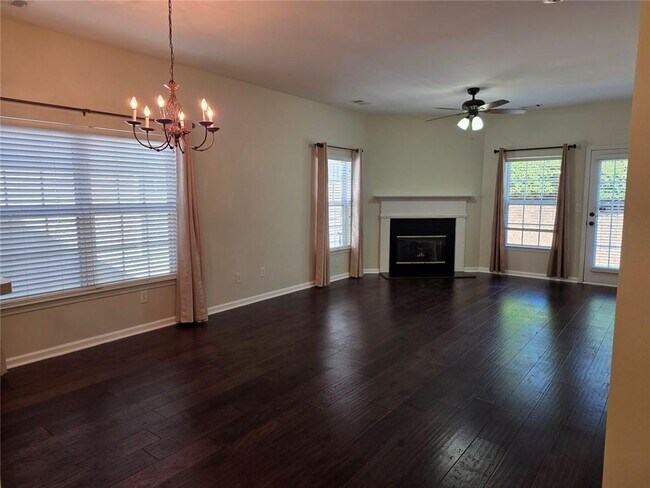 Photo - 1512 Rachel's Ridge NW