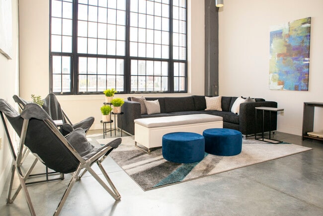 Building Photo - 800 Capitol