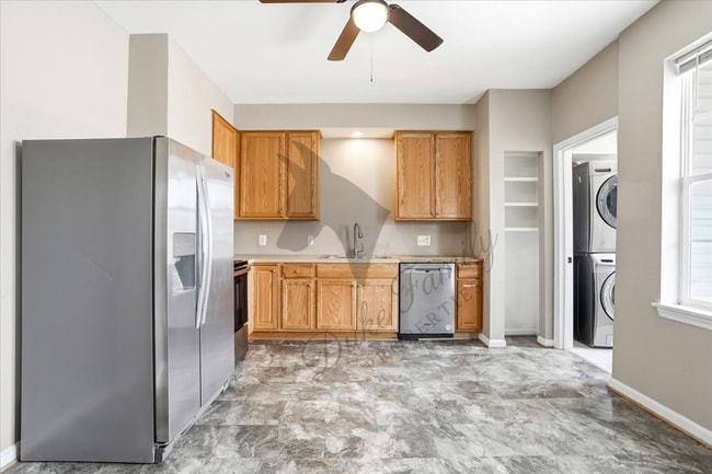 Photo - 608 N Queen St Unit 608