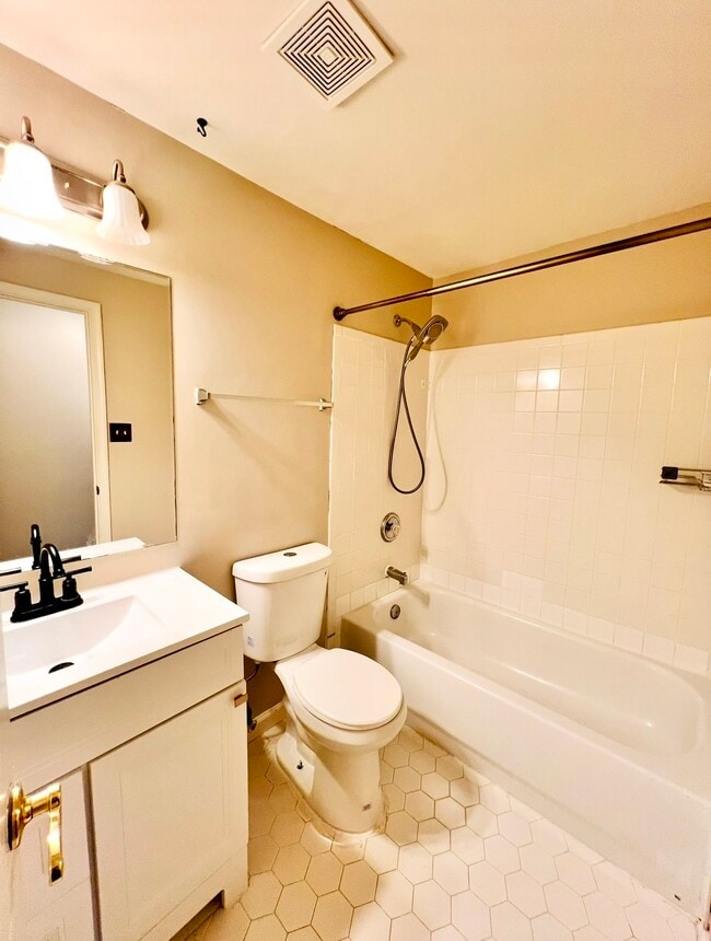 Photo - 9538 Clematis St