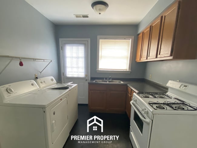 Photo - Cozy 1BR House Near Downtown Huntsville w/ Bright Windows & Yard Access