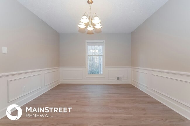 Photo - 325 Derby Dr