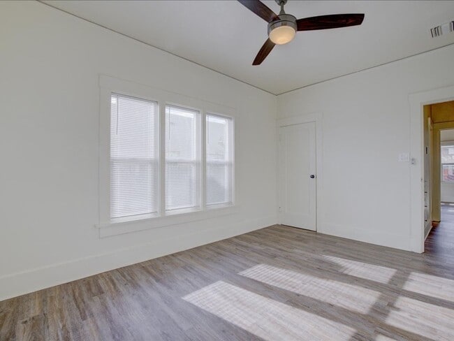 Photo - Cozy & Stylish 2-Bedroom Home with Spacious Backyard!  WATER, TRASH AND SEWER INCLUDED!!!!!