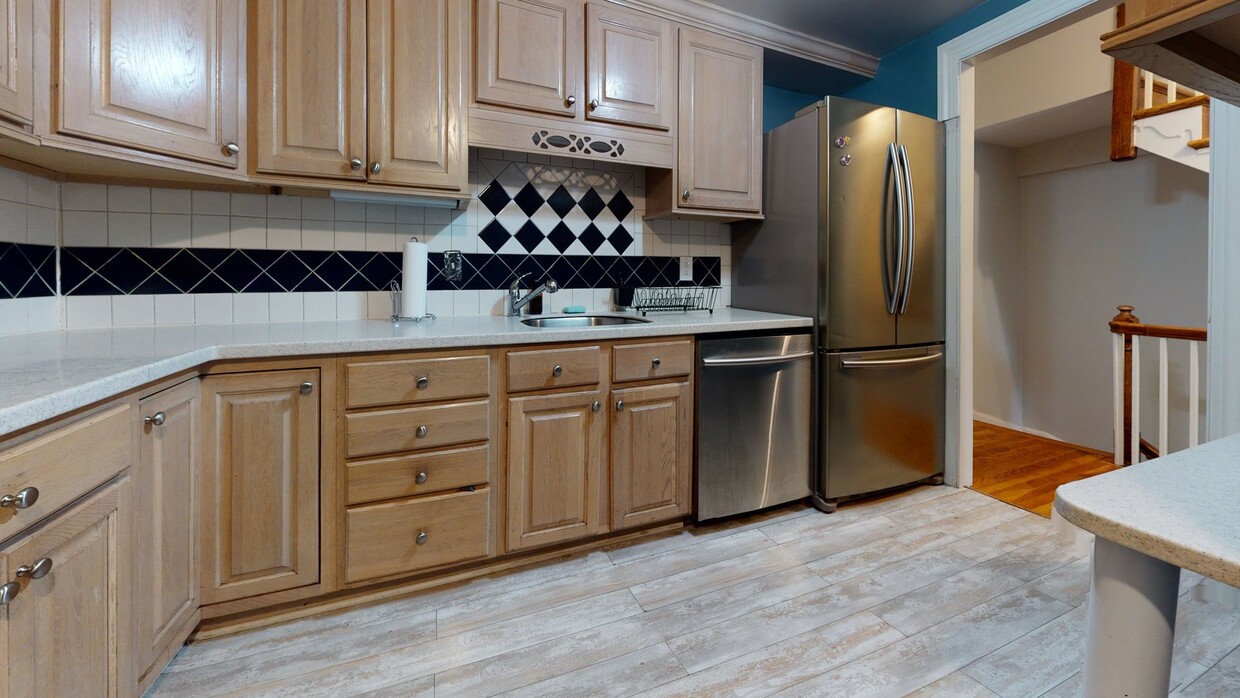 Photo - Private bedroom in 7 bed/4 bath Home