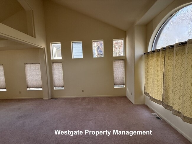 Photo - 545 Almanor St