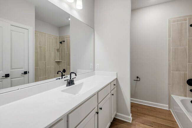 Photo - 15686 Honey Cv Dr