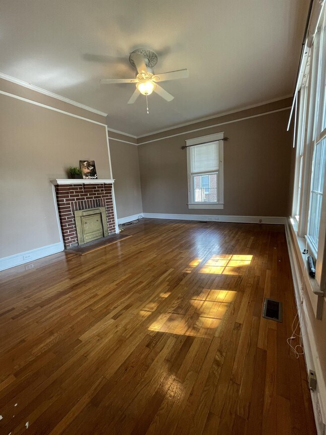 Photo - 213 Kitson St