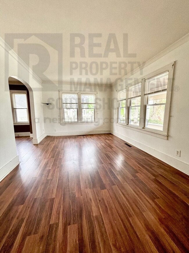 1010 2nd St