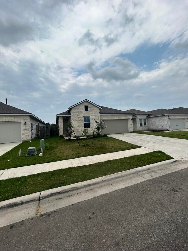 Photo - 393 Gaida Loop