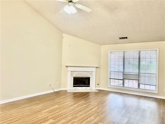 Photo - 3287 Crossfield Ln