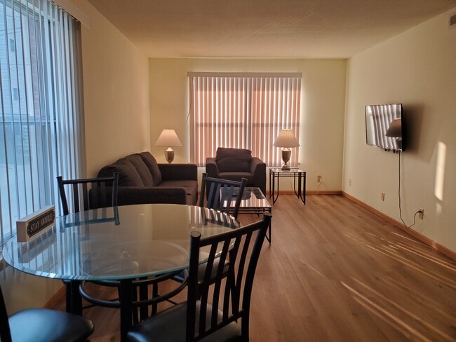 Photo - 705 S 1st St