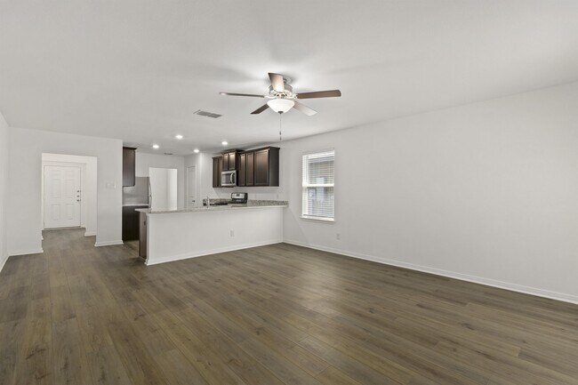 Photo - 4414 Banting Cres