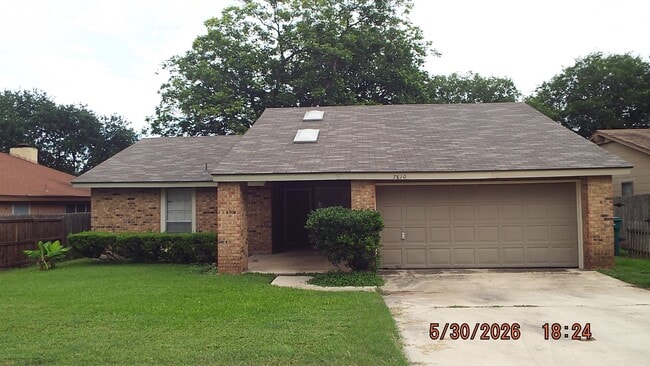 Building Photo - 7810 Lazy Forest Dr