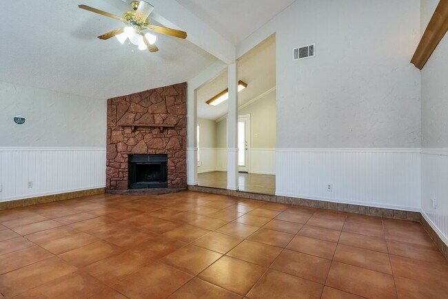 Photo - 4624 Goldrock Dr