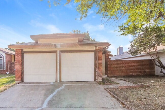 Building Photo - 6736 Poppy Dr Rental