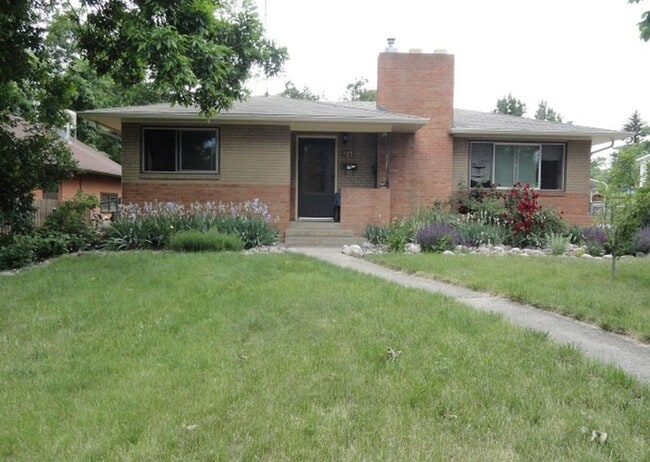 Building Photo - 723 Stover St Unit 1/2 Rental