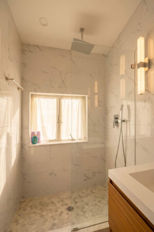 Photo - 3 E 9th St Unit SI ID1473049P