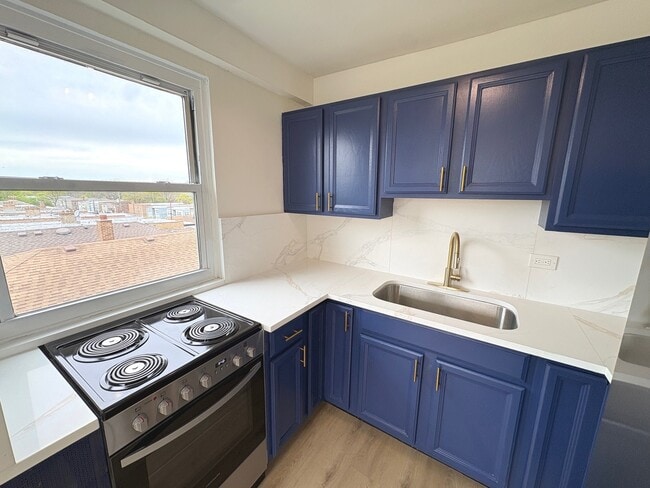 Photo - 2600 W Balmoral Ave Unit 402