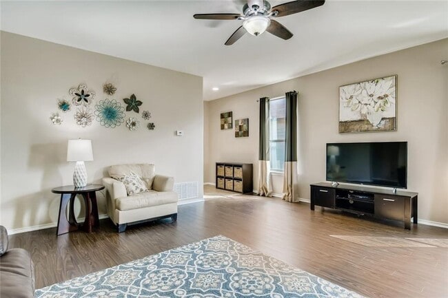 Photo - 2240 McCombs St