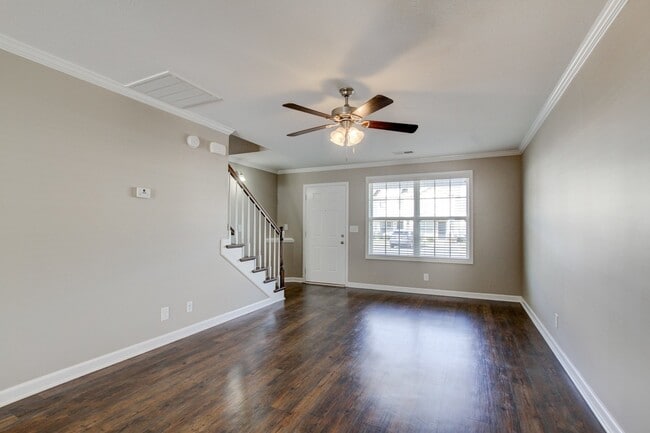 Photo - 322 Sam Houston Cir