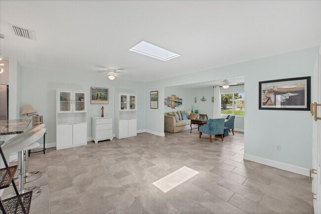GORGEOUS UPDATED VILLA -VILLAGE IN THE PIN... - GORGEOUS UPDATED VILLA -VILLAGE IN THE PIN... Casa