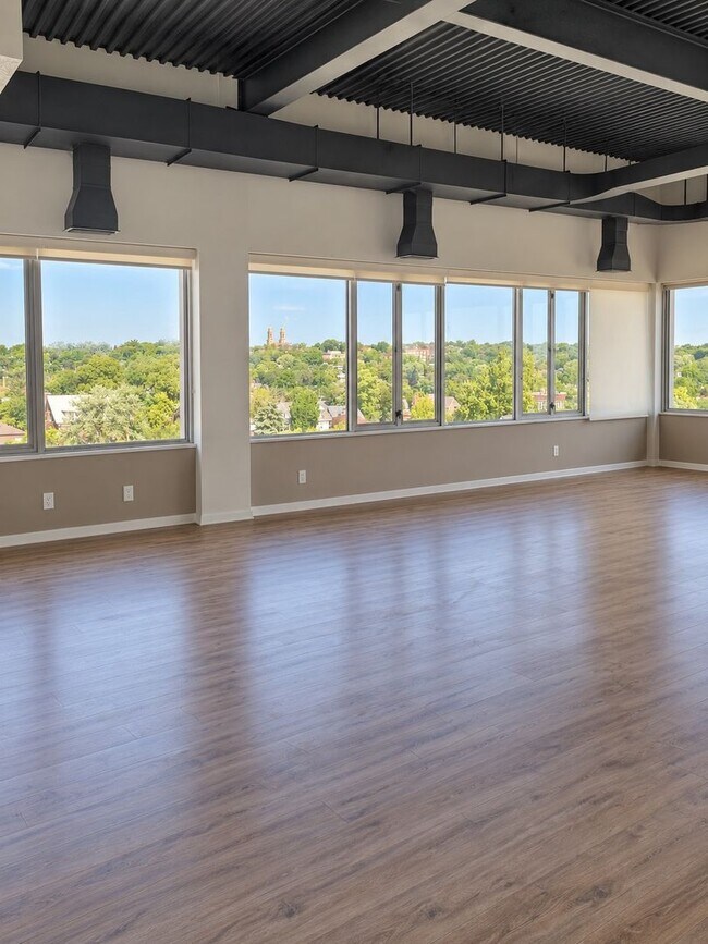 Photo - D Simmons (105 N 31st Ave #904) Unit 904