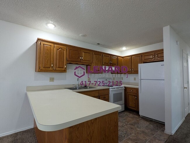 Photo - 2 Bedroom Duplex Ready for Move In!