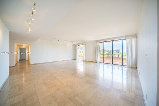 Photo - 151 Crandon Blvd Unit 425