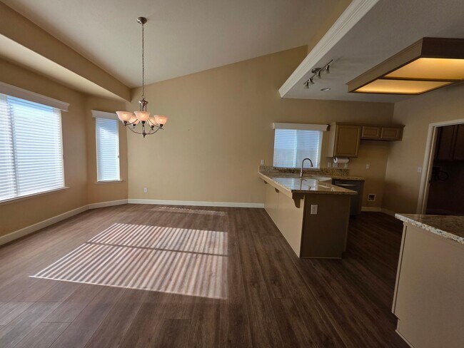 Photo - *Wait list full- Currently not accepting applications* 3 Bedroom 2 Bathroom with Pool in NW Visalia!