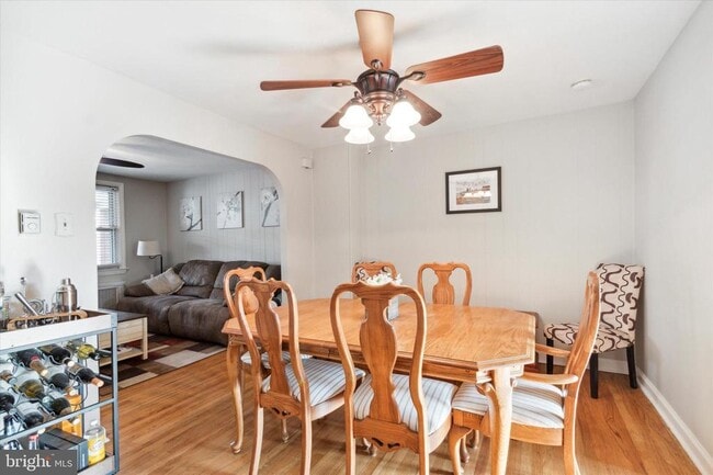 Photo - 327 E 9th Ave