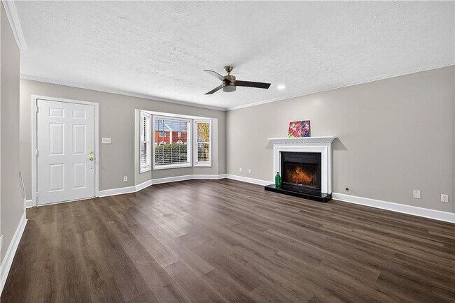 Photo - 679 Anderson Walk