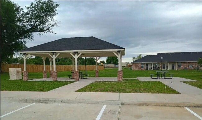 Photo - 740 US Hwy 84 W