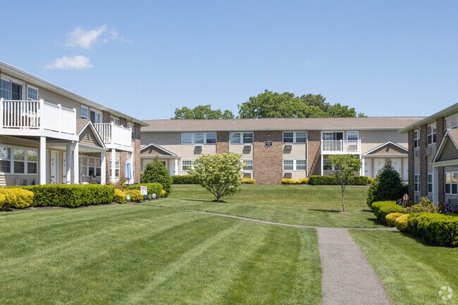 Hillcrest Village