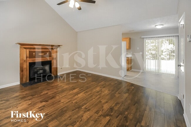 Photo - 22 Chelsea Ln