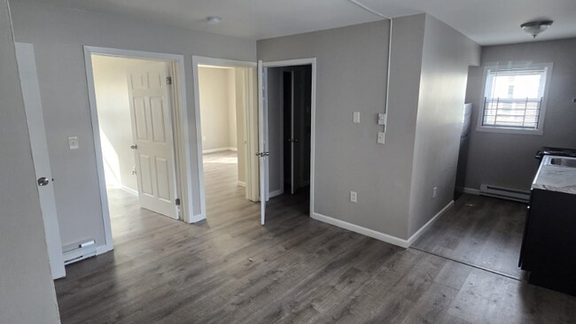 Photo - 405 Littleton Ave Apartamento Unidad 1B