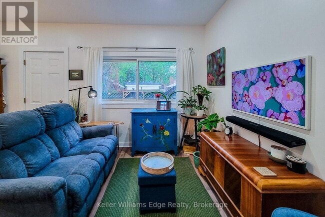 Photo - 64 Locke St N Unit 2