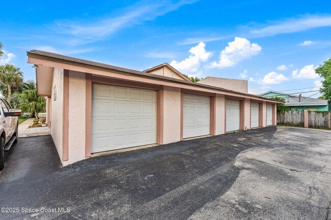 Photo - 595 Park Ave