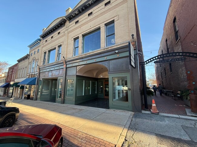 Photo - 121 N Main St