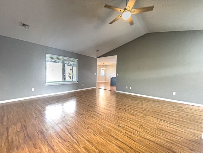 Photo - Beautiful SW Medford home in quiet neighborhood 3 car garage