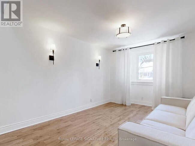 Photo - 117 Westmount Ave