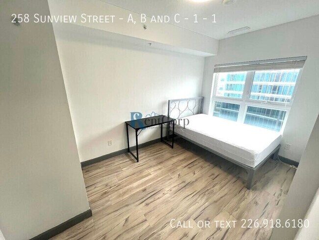 Photo - 258 Sunview St