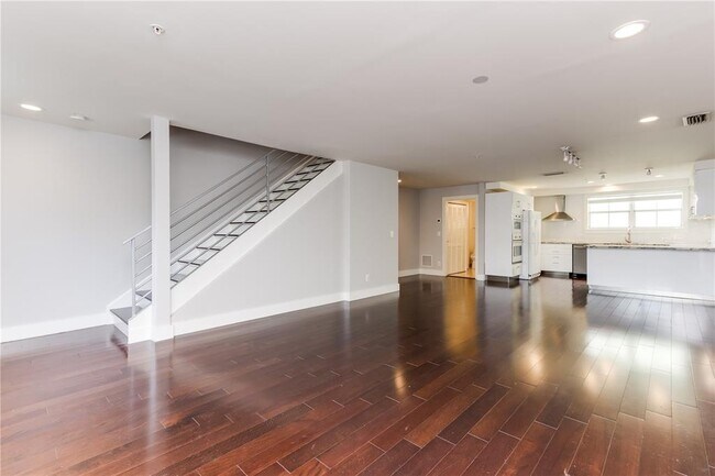 Photo - 623 NE 8th Ave