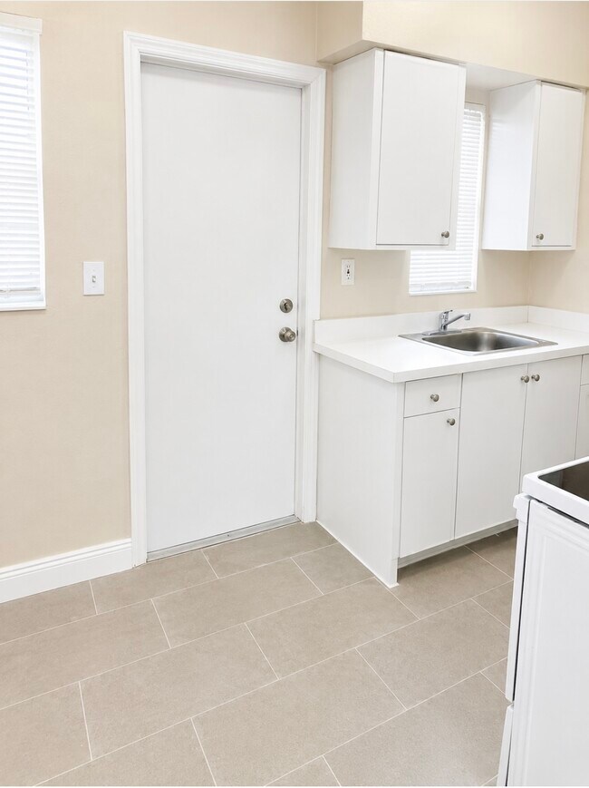1270 NE 136th Ter Unit 2