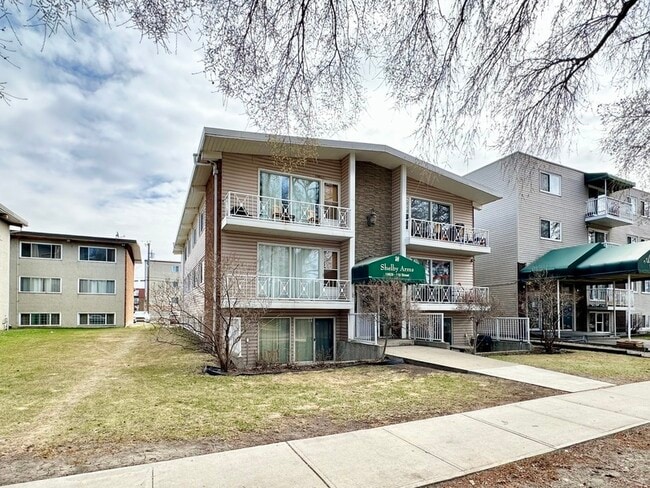 Photo - 10629-10110 110 St NW Unit 301, 202