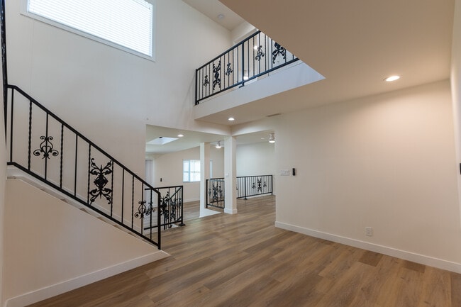 Entryway - 10342 Dempsey Ave
