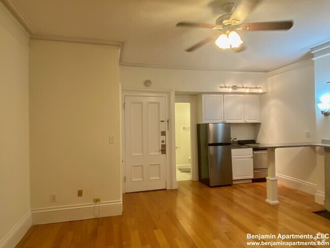 Building Photo - 82 Charles St Unit 3 Rental