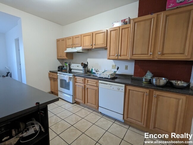 Building Photo - 37 Egremont Rd Unit 2