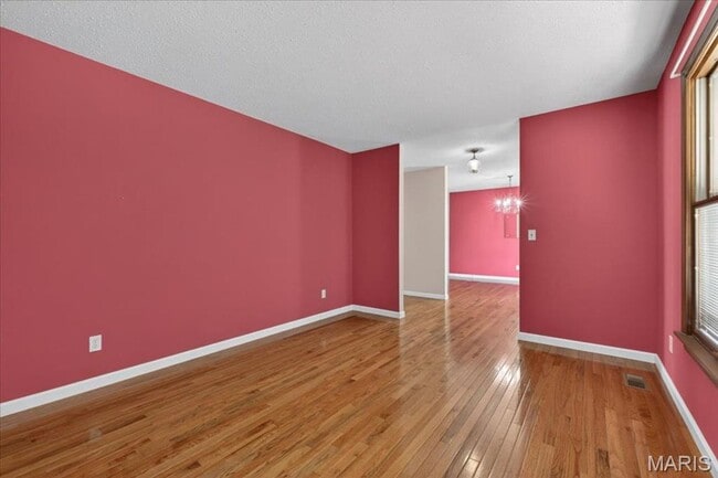 Photo - Welcome home to comfort and convenience in St. Peters!