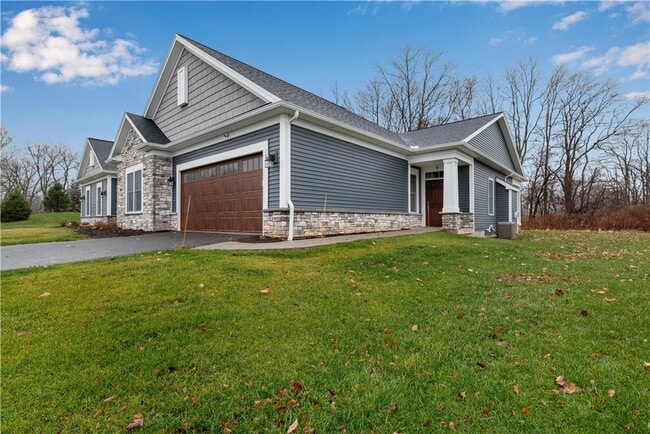Building Photo - 1352 Creeks Edge Dr
